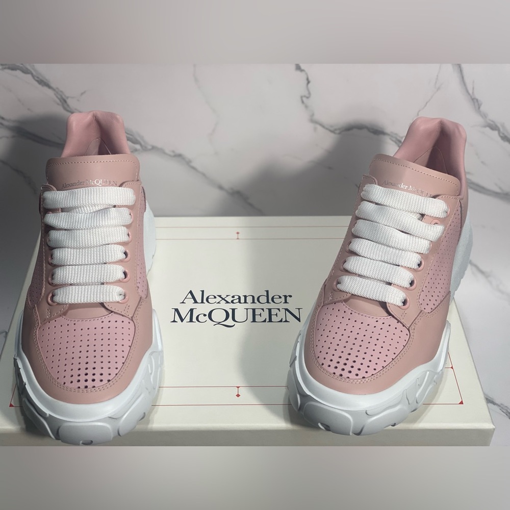Alexander McQueen Sneaker Leath Nappa Court Larry in Rose Quartz Women’s 39.5B
